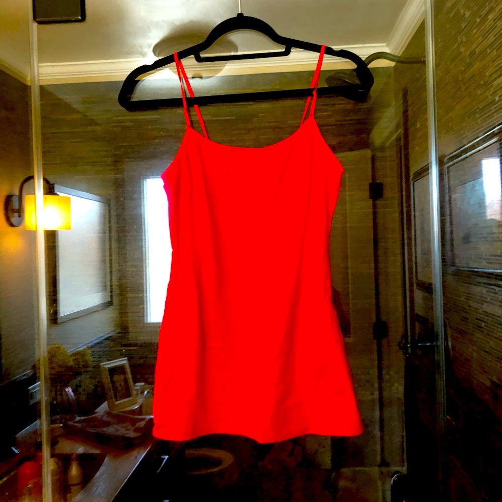 Women’s red tank size Large